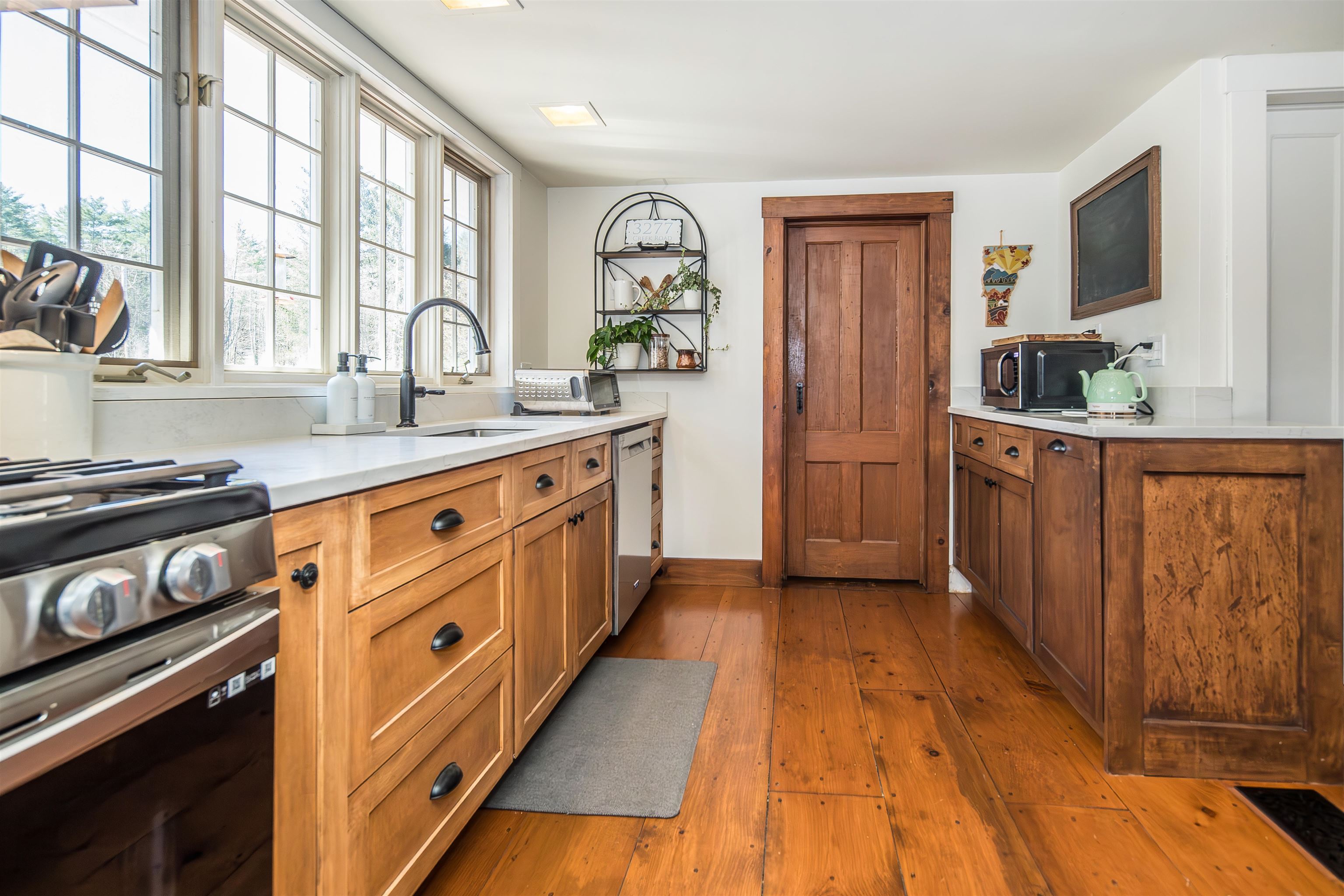 3277 Creek Road Clarendon, VT 05759 - Photo 13 of 59
