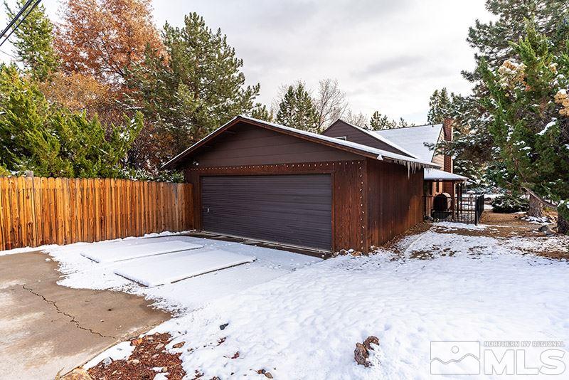844 Whitaker Drive Reno, NV 89503 - Photo 32 of 34 a backyard of a house