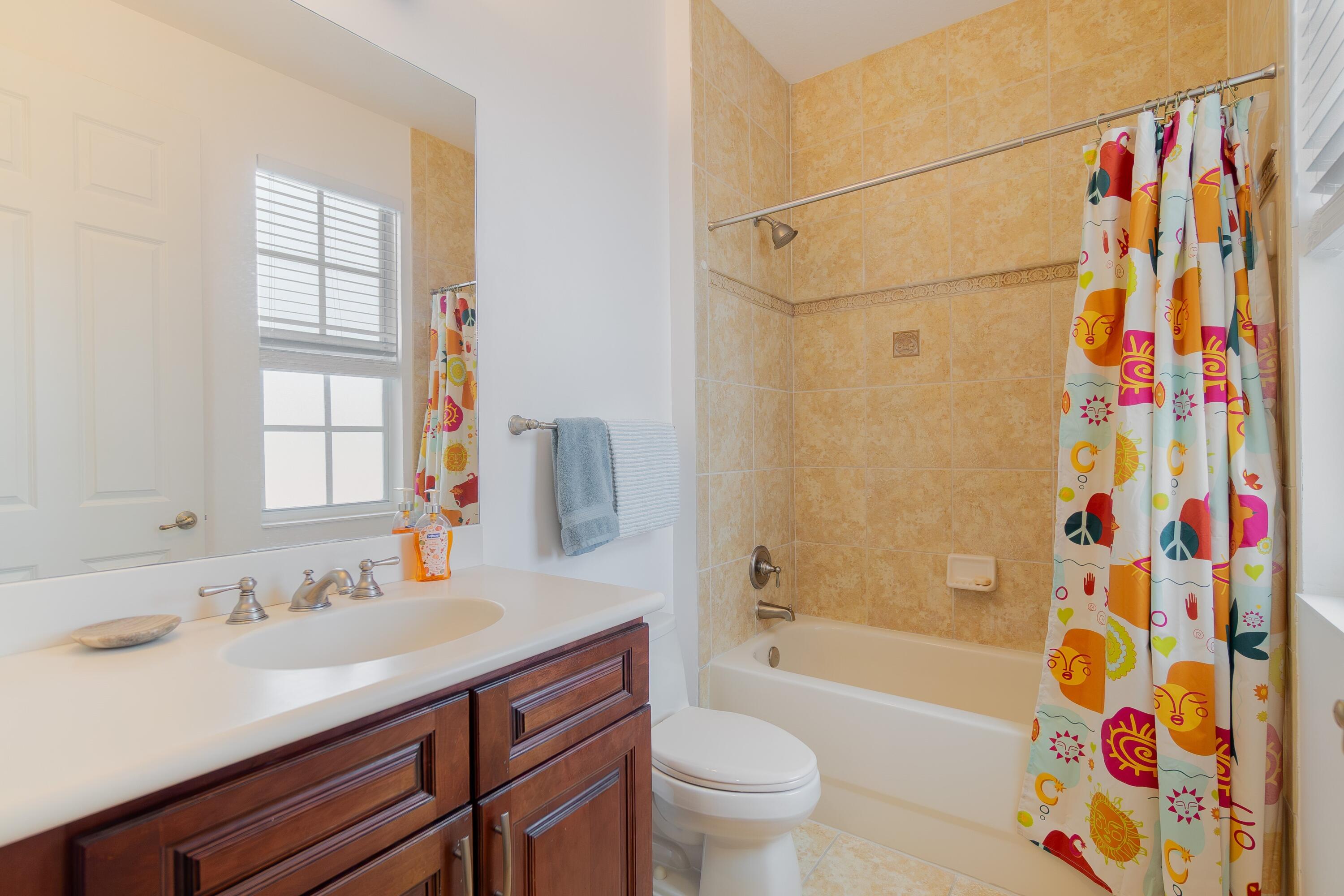 8257 Northwest 8th Way Boca Raton, FL 33487 - Photo 23 of 47 021_Guest Bath