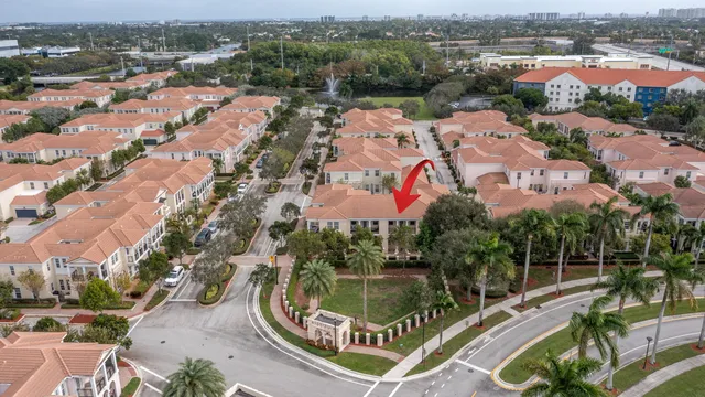$570,000 | 8257 Northwest 8th Way, Boca Raton, FL 33487