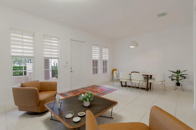 $570,000 | 8257 Northwest 8th Way, Boca Raton, FL 33487