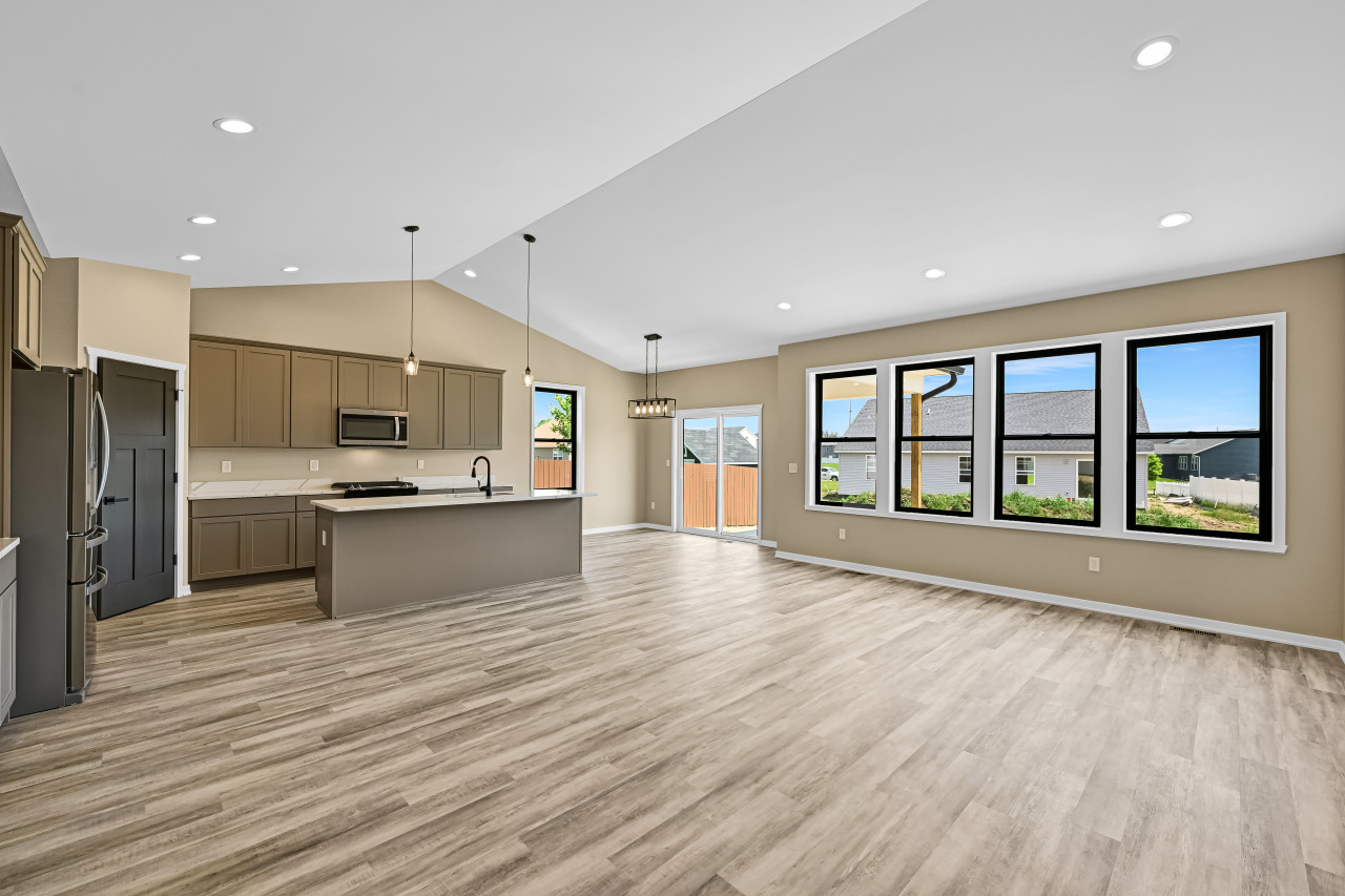 213 Cedar Avenue Delavan, WI 53115 - Photo 4 of 30 Open Floor Design