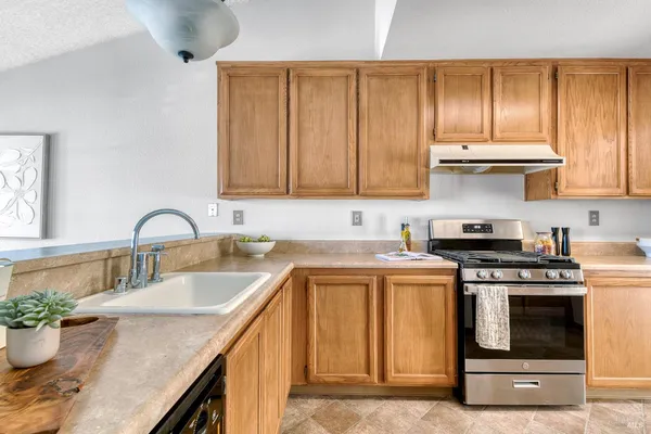 $650,000 | 1114 Redwood Boulevard, Novato, CA 94947