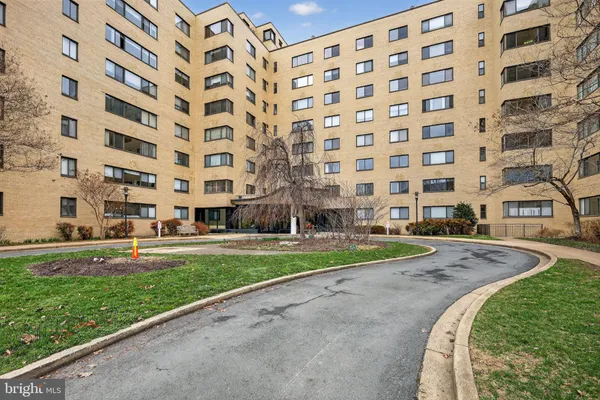 $1,800 | 3701 Connecticut Avenue Northwest, Unit 337, Washington, DC 20008