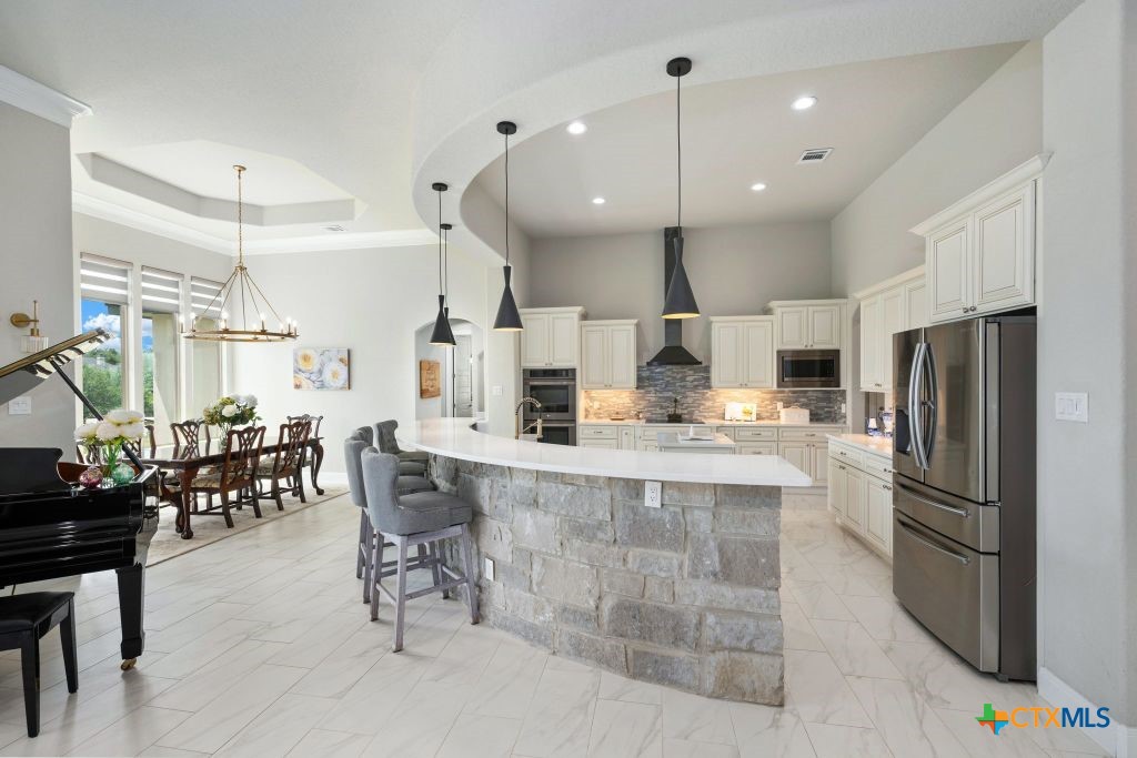2326 Cascada Parkway Spring Branch, TX 78070 - Photo 10 of 48
