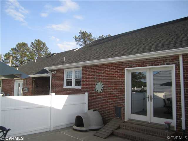7500 Hickory Road Petersburg, VA 23803 - Photo 4 of 12 Exterior Front - rear