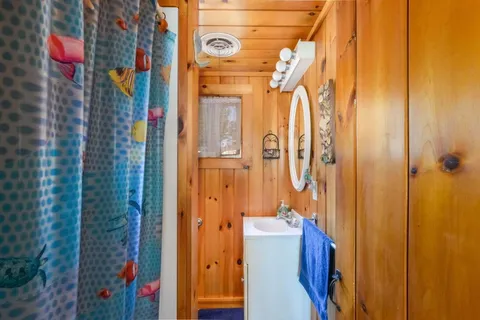 a view of walk in closet