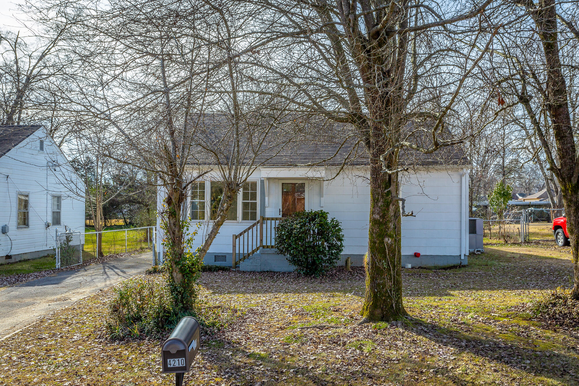 4210 Ealy Road Chattanooga, TN 37412 - Photo 2 of 36 407D0344-2498-4CE4-BFF6-A3A5DA266C4A
