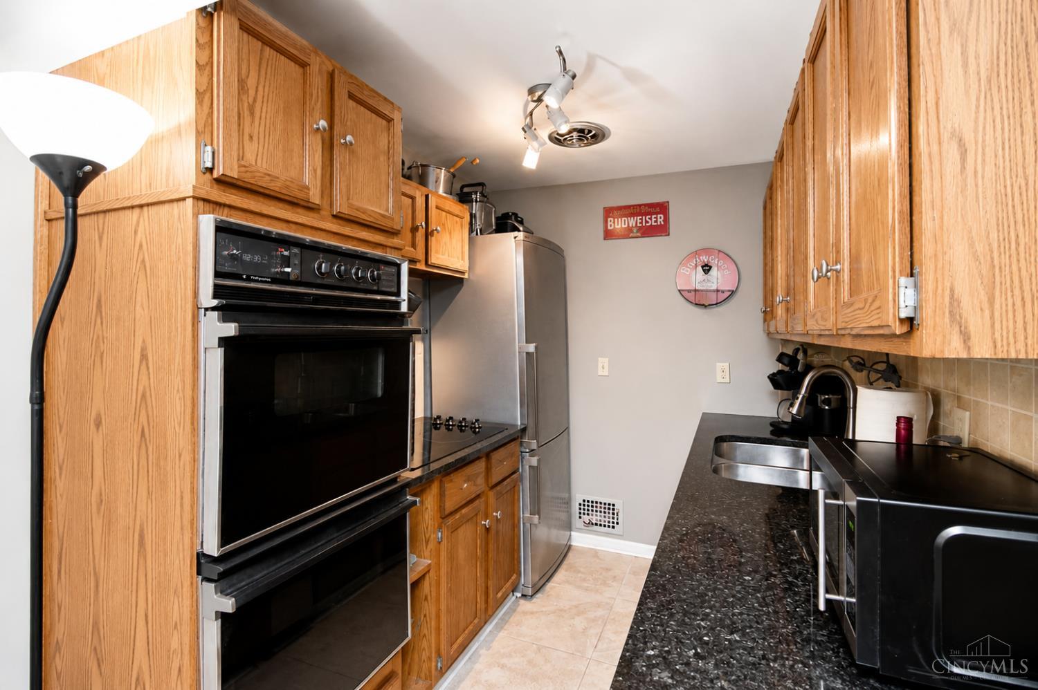1815 William Howard Taft Road, Unit 809 Cincinnati, OH 45206 - Photo 6 of 22