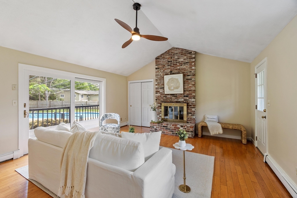 2 Rourke Lane Lynnfield, MA 01940 - Photo 7 of 40