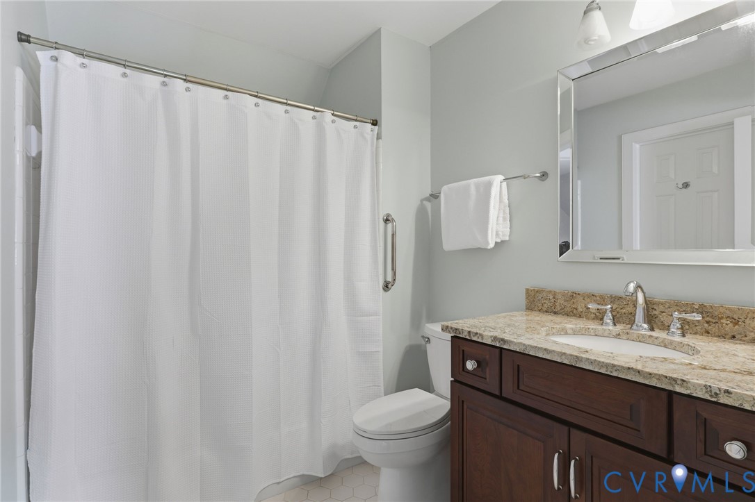 2320 Castle Hill Road Midlothian, VA 23113 - Photo 41 of 58 Shared Hall Full Bathroom