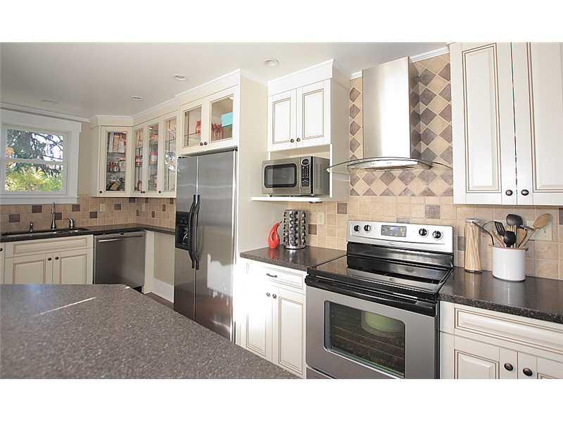 29 Township Road West View, PA 15229 - Photo 5 of 15 Kitchen.