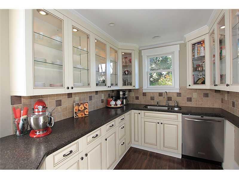 29 Township Road West View, PA 15229 - Photo 7 of 15 Kitchen.