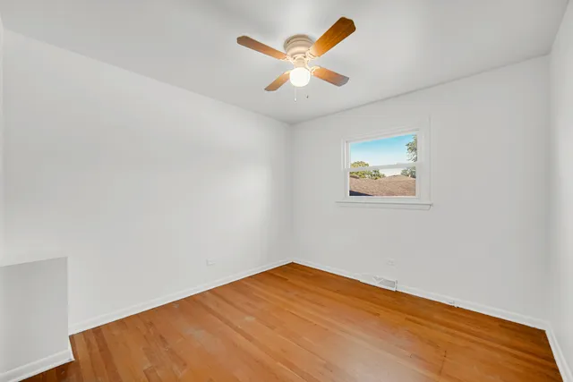 $255,999 | 511 West Arquilla Drive, Glenwood, IL 60425