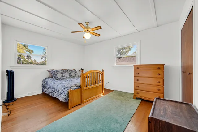 $255,999 | 511 West Arquilla Drive, Glenwood, IL 60425