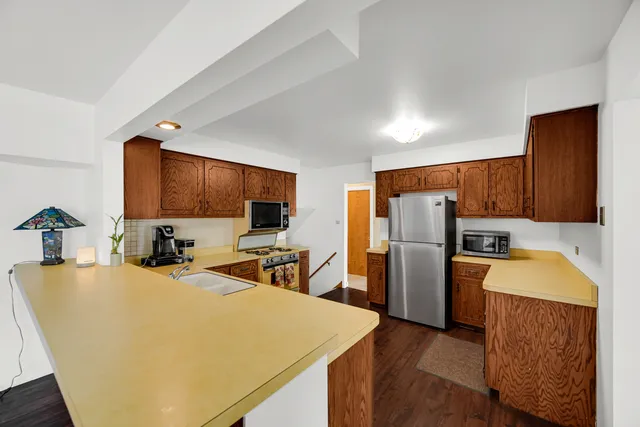 $255,999 | 511 West Arquilla Drive, Glenwood, IL 60425