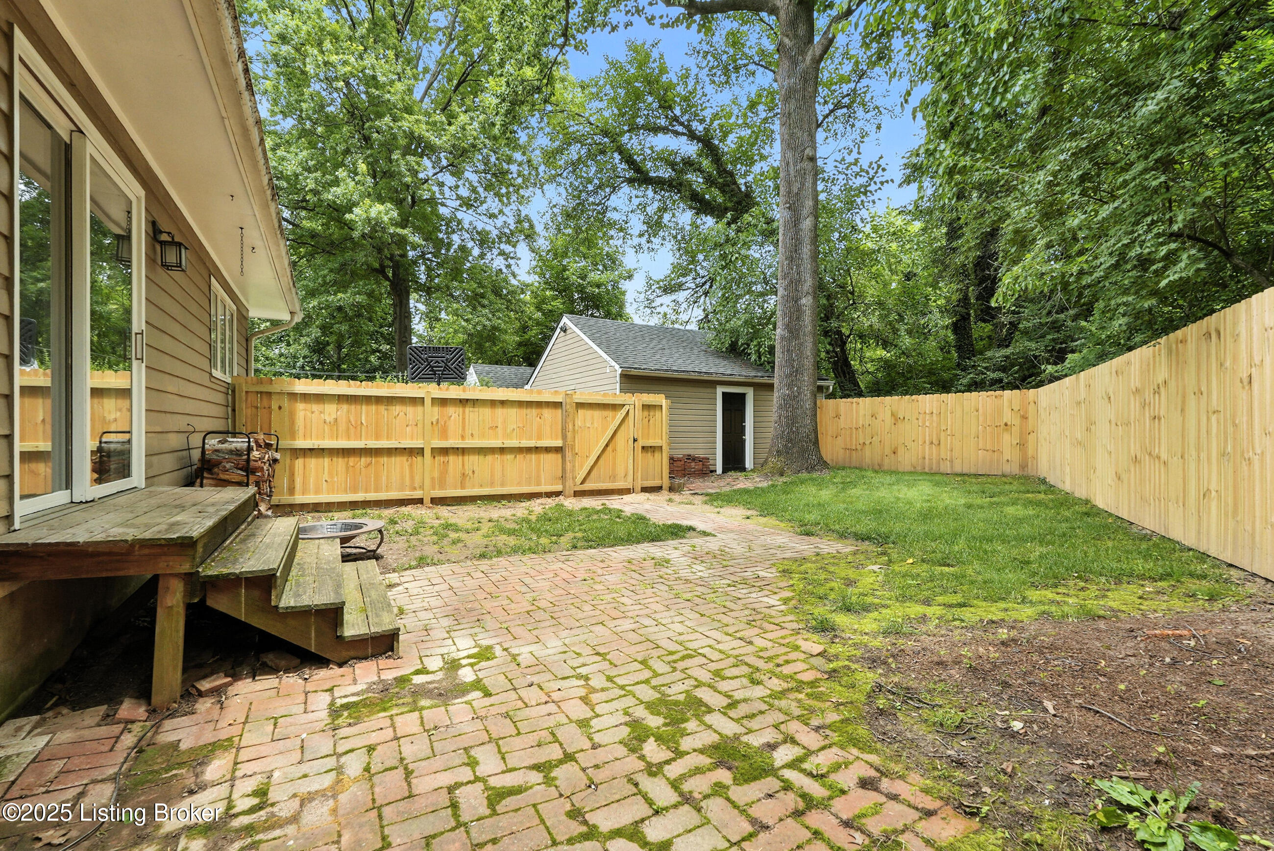335 Ridgeway Avenue Louisville, KY 40207 - Photo 31 of 36 40_355ridgeway_louisvillerealestatemedia