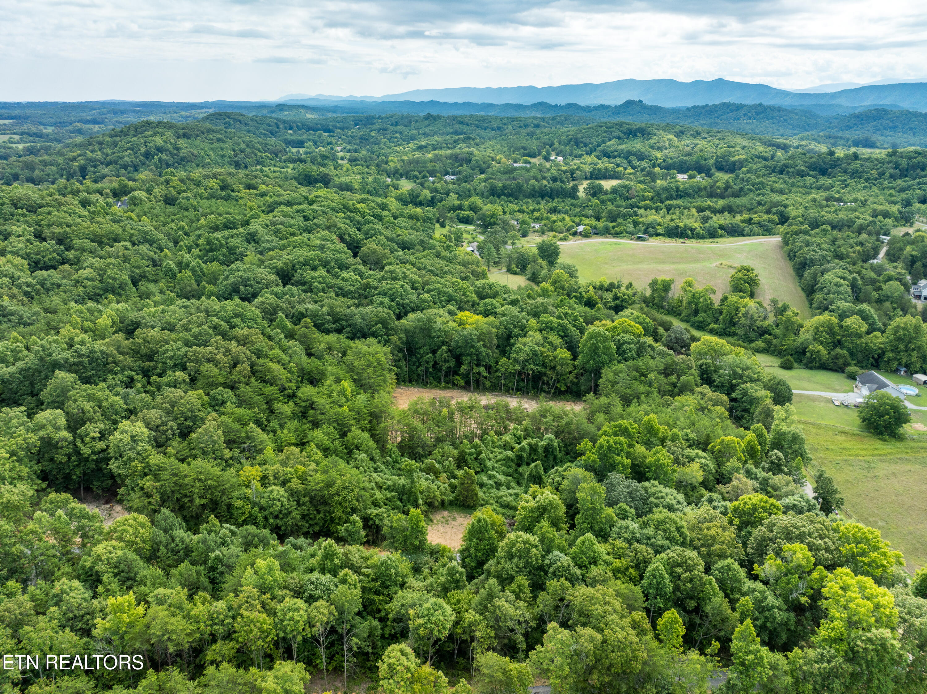 7643 Tomotley Road Maryville, TN 37801 - Photo 6 of 13 DSC_9898-6