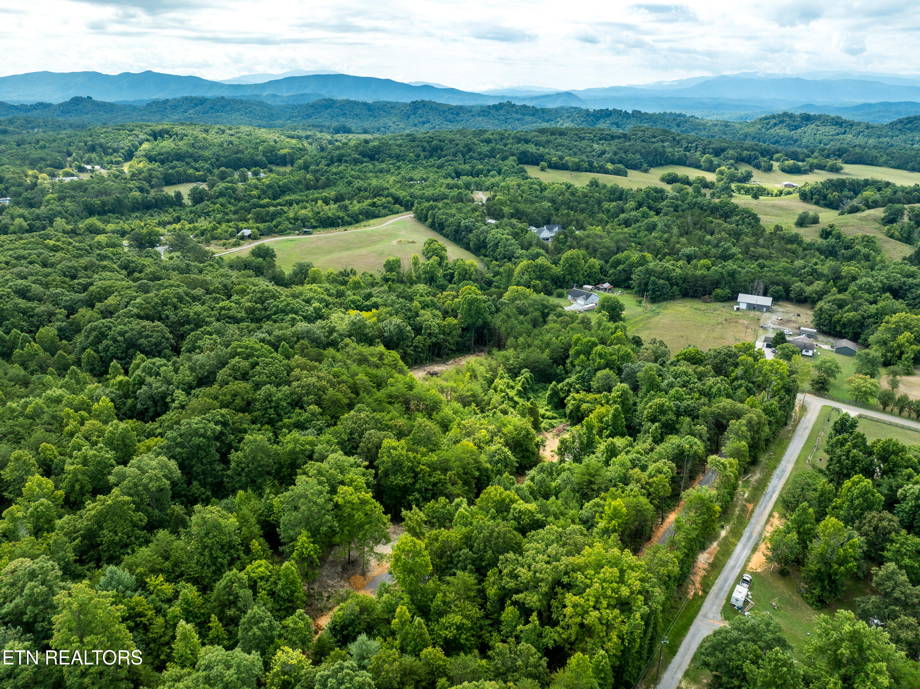 7643 Tomotley Road Maryville, TN 37801 - Photo 7 of 13 DSC_9898-7