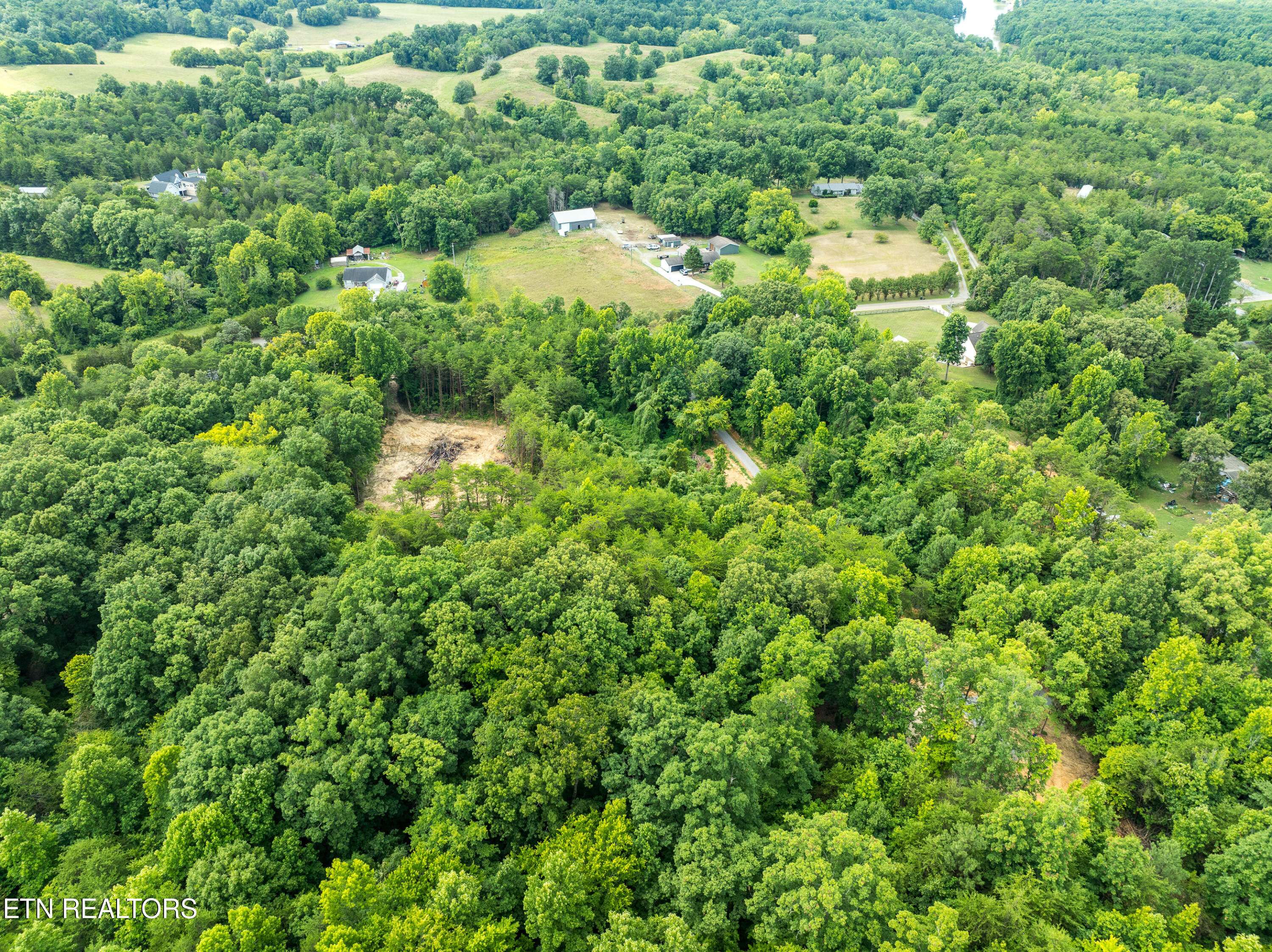 7643 Tomotley Road Maryville, TN 37801 - Photo 10 of 13 DSC_9898-10