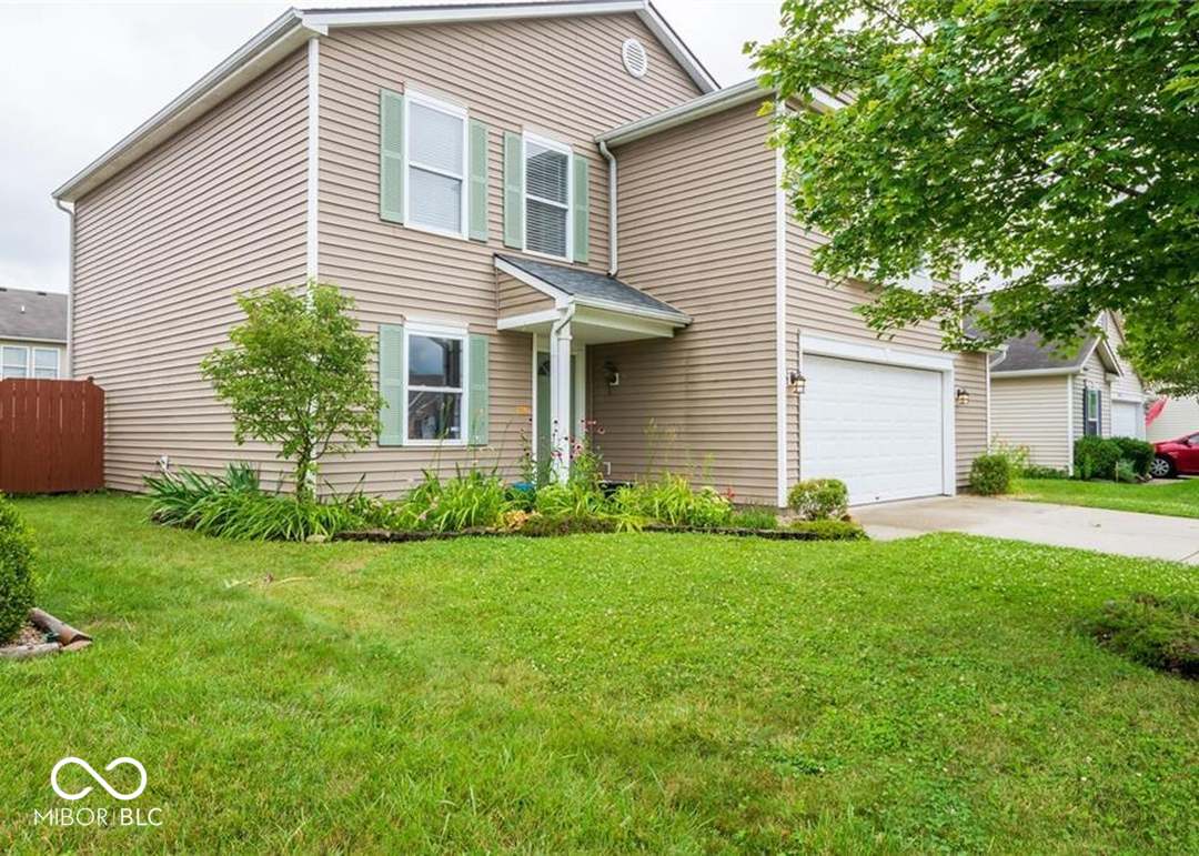 8346 South Firefly Drive Pendleton, IN 46064 - Photo 3 of 9