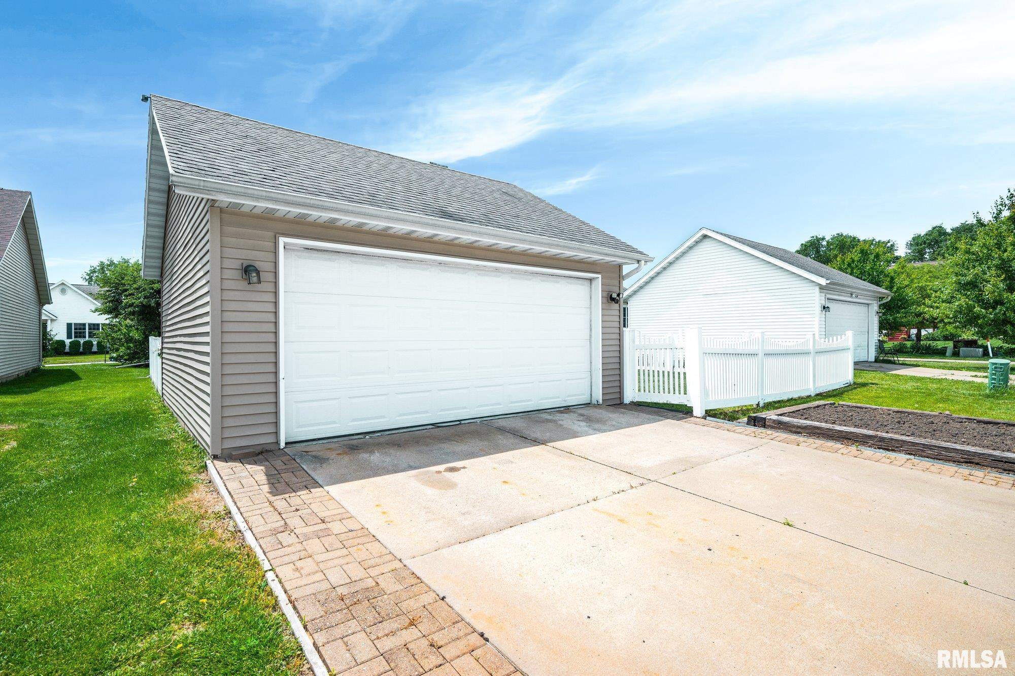 1102 Chippewa Street Normal, IL 61761 - Photo 34 of 37