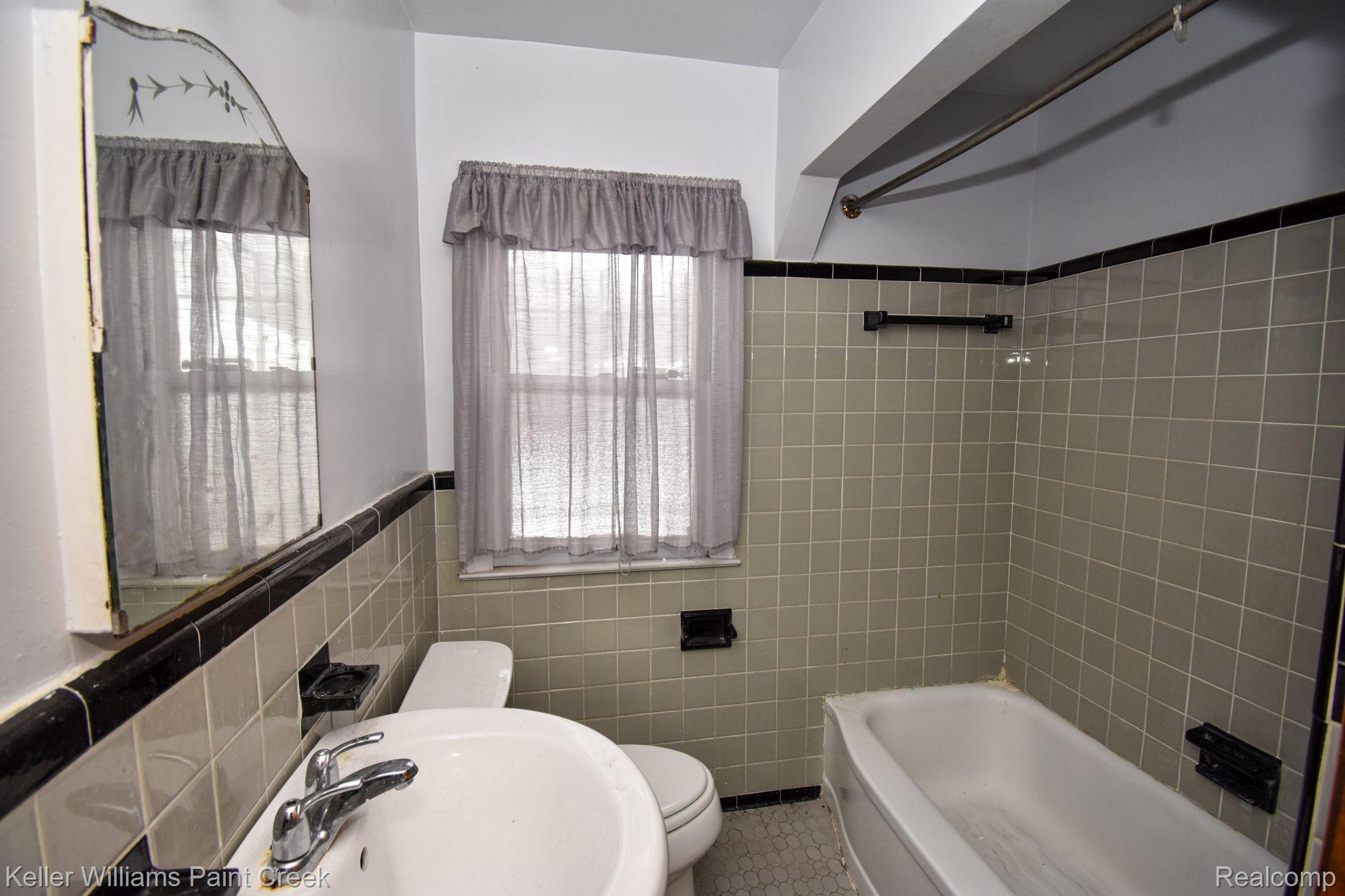 17630 Huntington Road Detroit, MI 48219 - Photo 21 of 35 Gallery Image 21