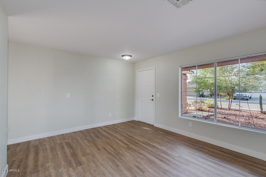 3401 West Maldonado Road Phoenix, AZ 85041 - Photo 5 of 29 05-Maldonado