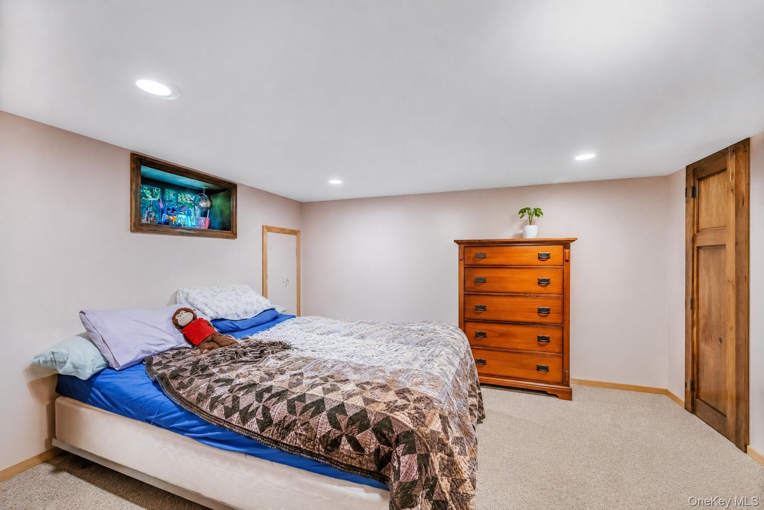 358 Holbrook Road Ronkonkoma, NY 11779 - Photo 39 of 42