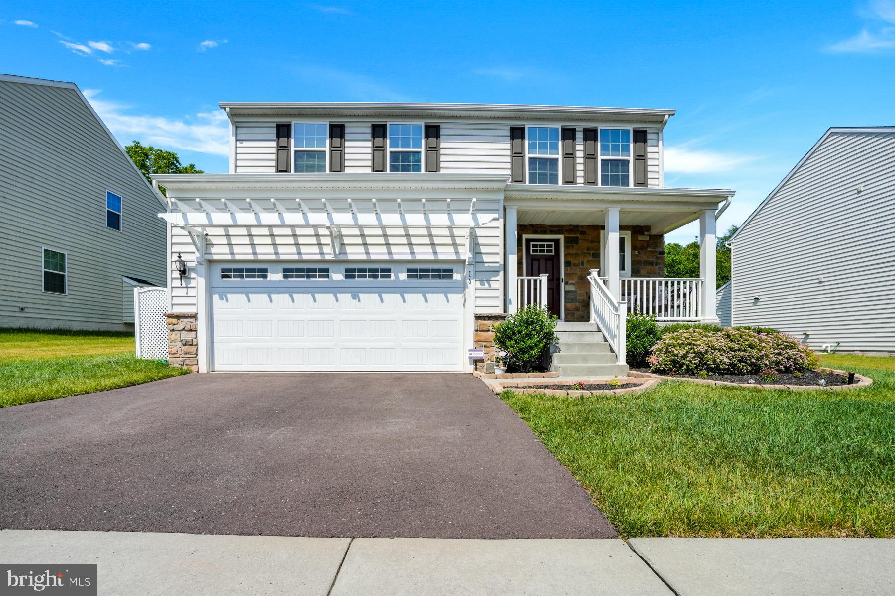 Front of House-2 car garage
