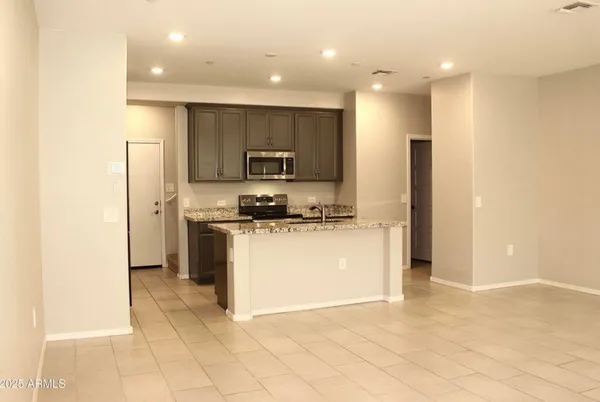 $2,500 | 2625 South Peppertree Drive, Unit 104, Gilbert, AZ 85295
