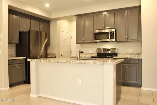 $2,500 | 2625 South Peppertree Drive, Unit 104, Gilbert, AZ 85295