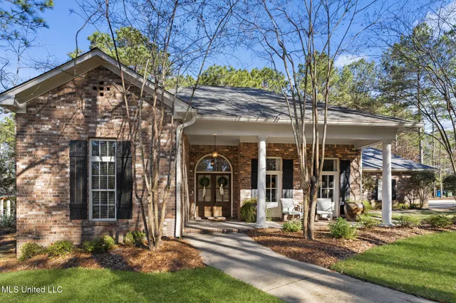 $615,000 | 318 40th Place, Hattiesburg, MS 39402