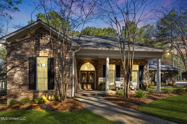 $615,000 | 318 40th Place, Hattiesburg, MS 39402