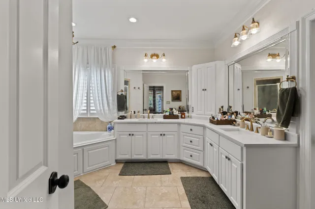 $615,000 | 318 40th Place, Hattiesburg, MS 39402