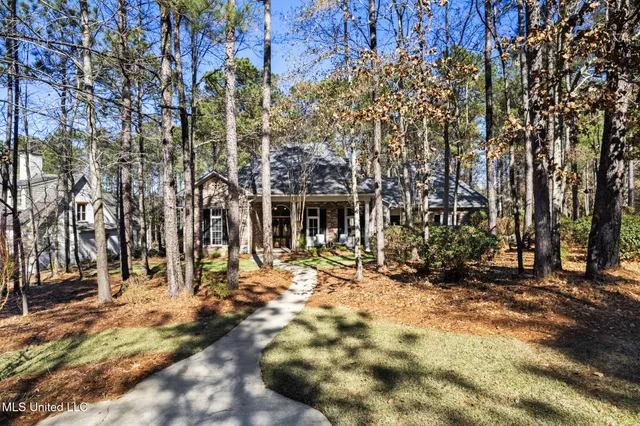 $615,000 | 318 40th Place, Hattiesburg, MS 39402