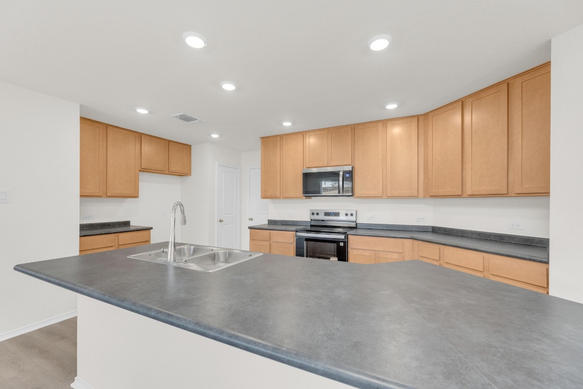 200 Colonel McNally Cove Jarrell, TX 76537 - Photo 12 of 40