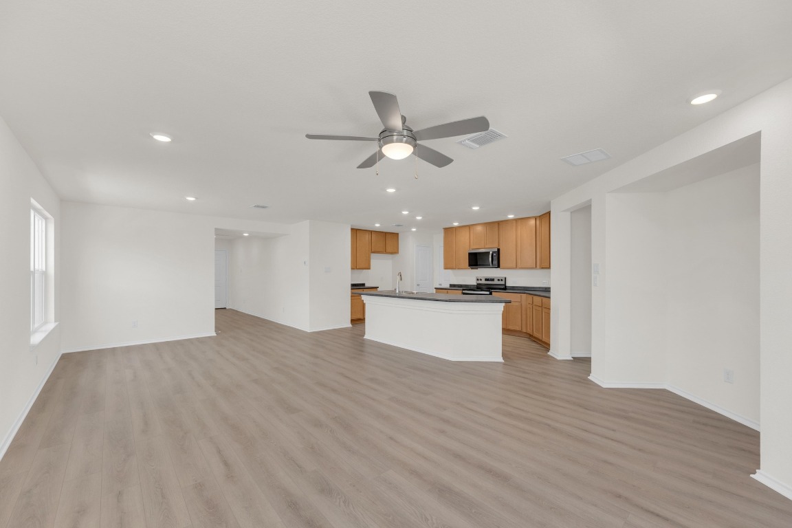 200 Colonel McNally Cove Jarrell, TX 76537 - Photo 4 of 40