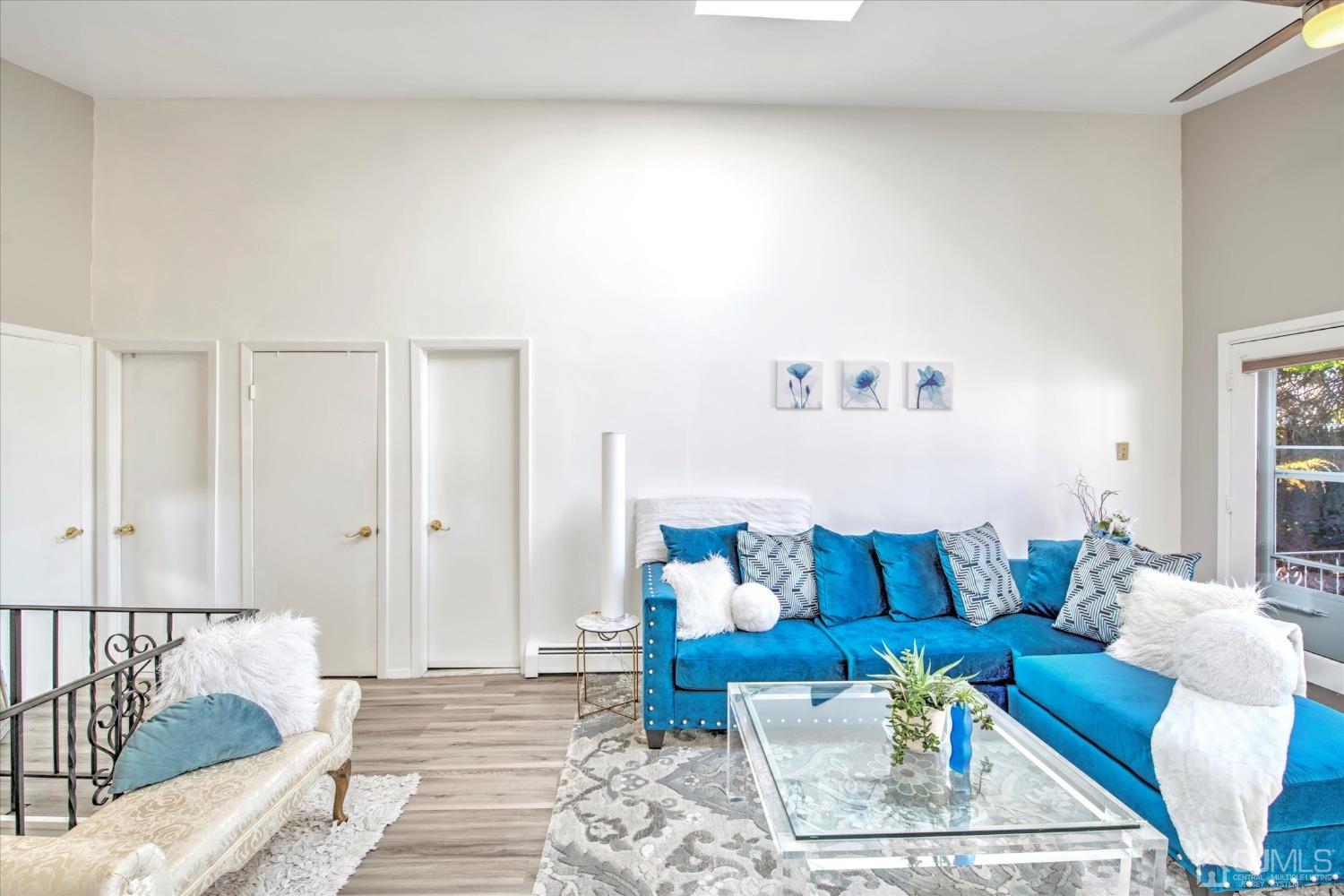 315 Beach Drive Keyport, NJ 07735 - Photo 25 of 40 a living room with furniture and a rug