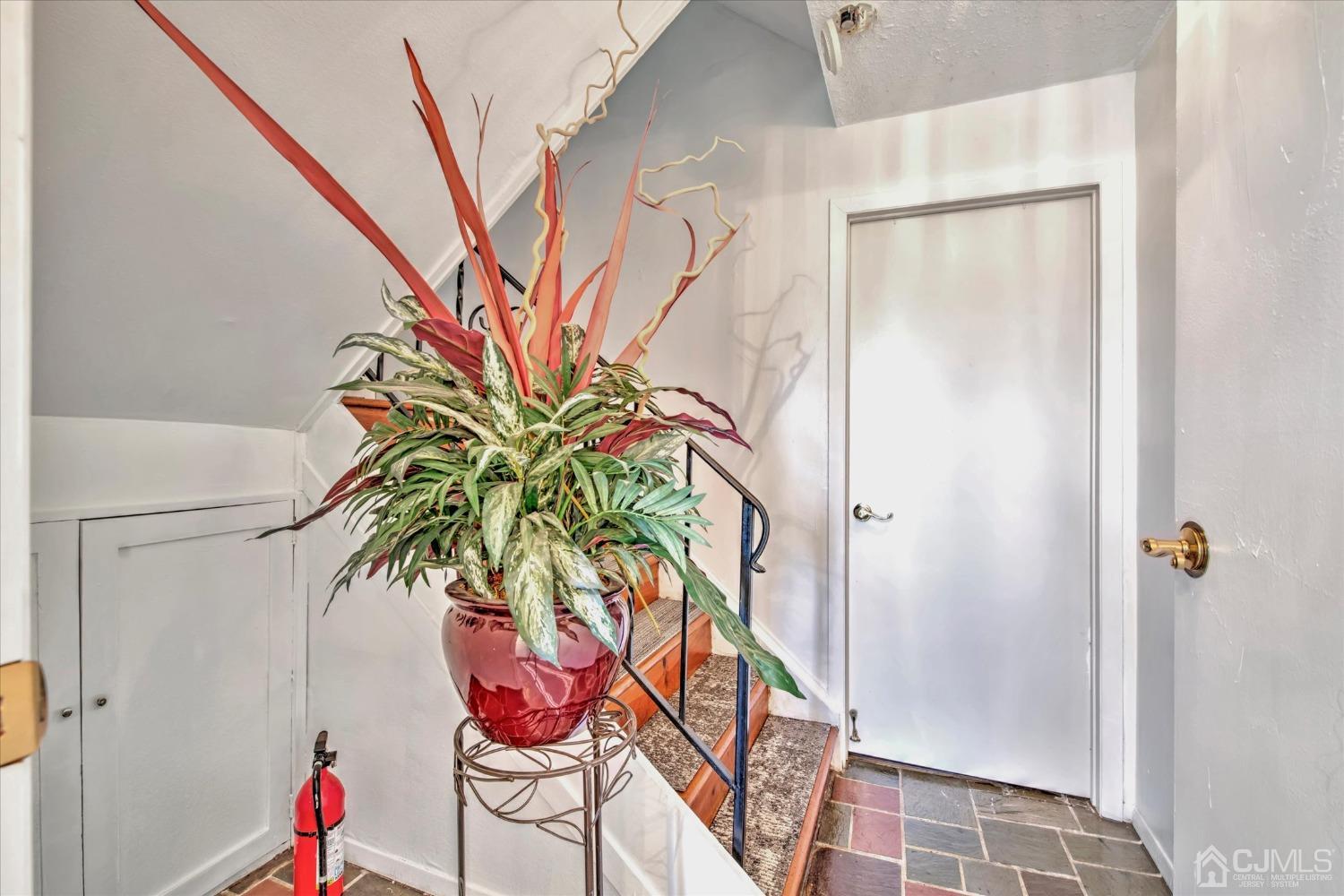 315 Beach Drive Keyport, NJ 07735 - Photo 5 of 40 a bath room with a potted plant