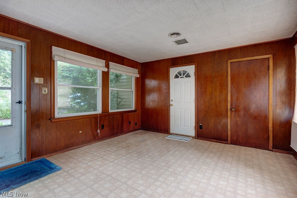 619 Rokeby Road Eastlake, OH 44095 - Photo 19 of 26 Gallery Image 19