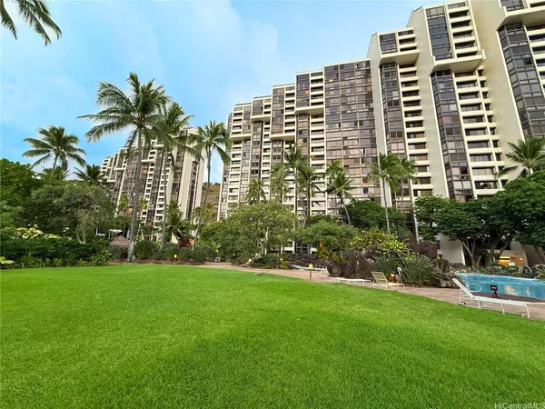 a view of a multi story building