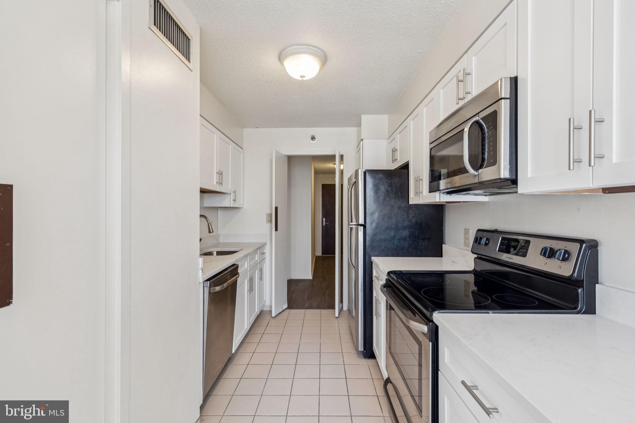 2020 Walnut Street, Unit 21B Philadelphia, PA 19103 - Photo 11 of 30
