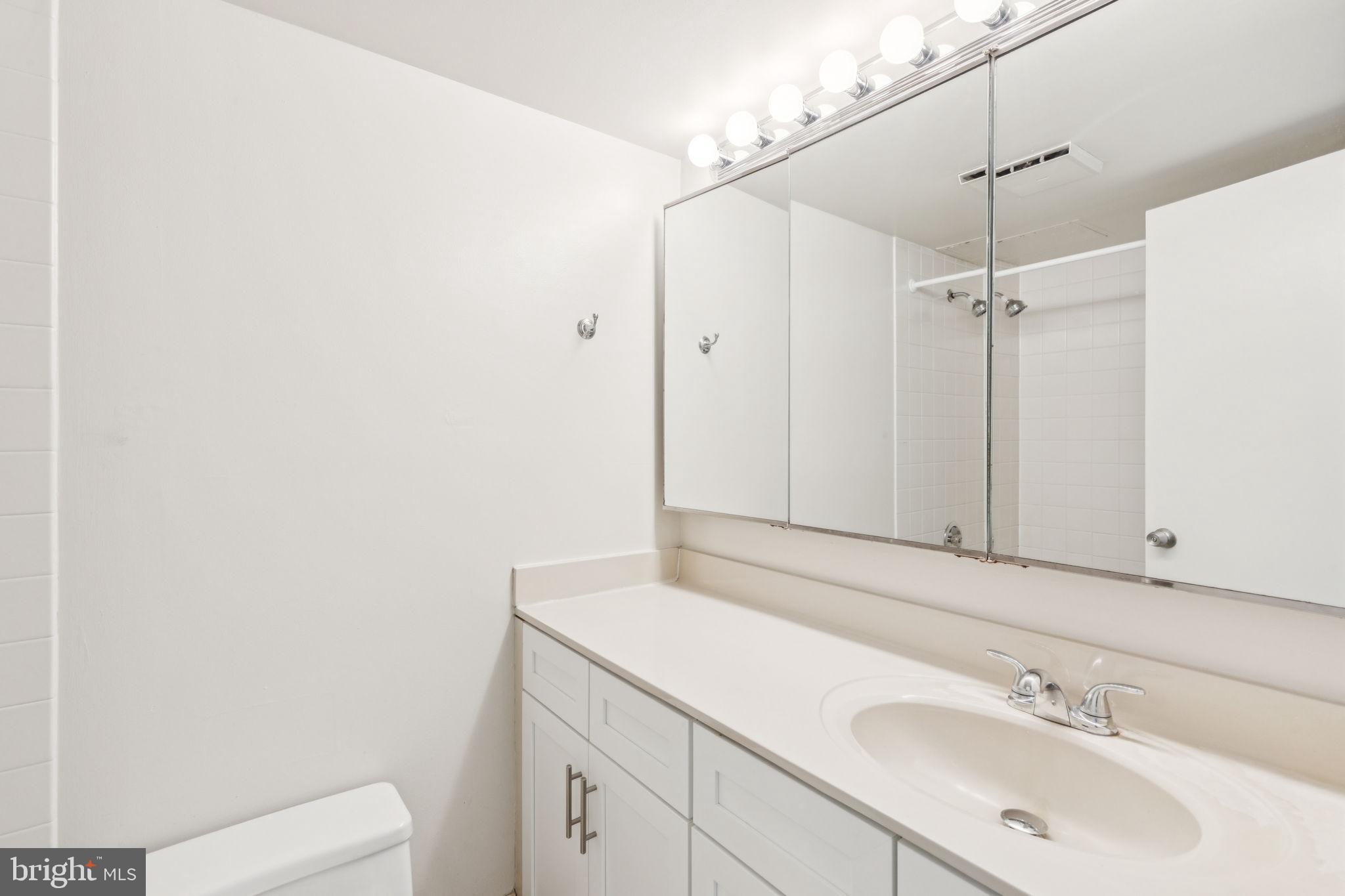2020 Walnut Street, Unit 21B Philadelphia, PA 19103 - Photo 14 of 30