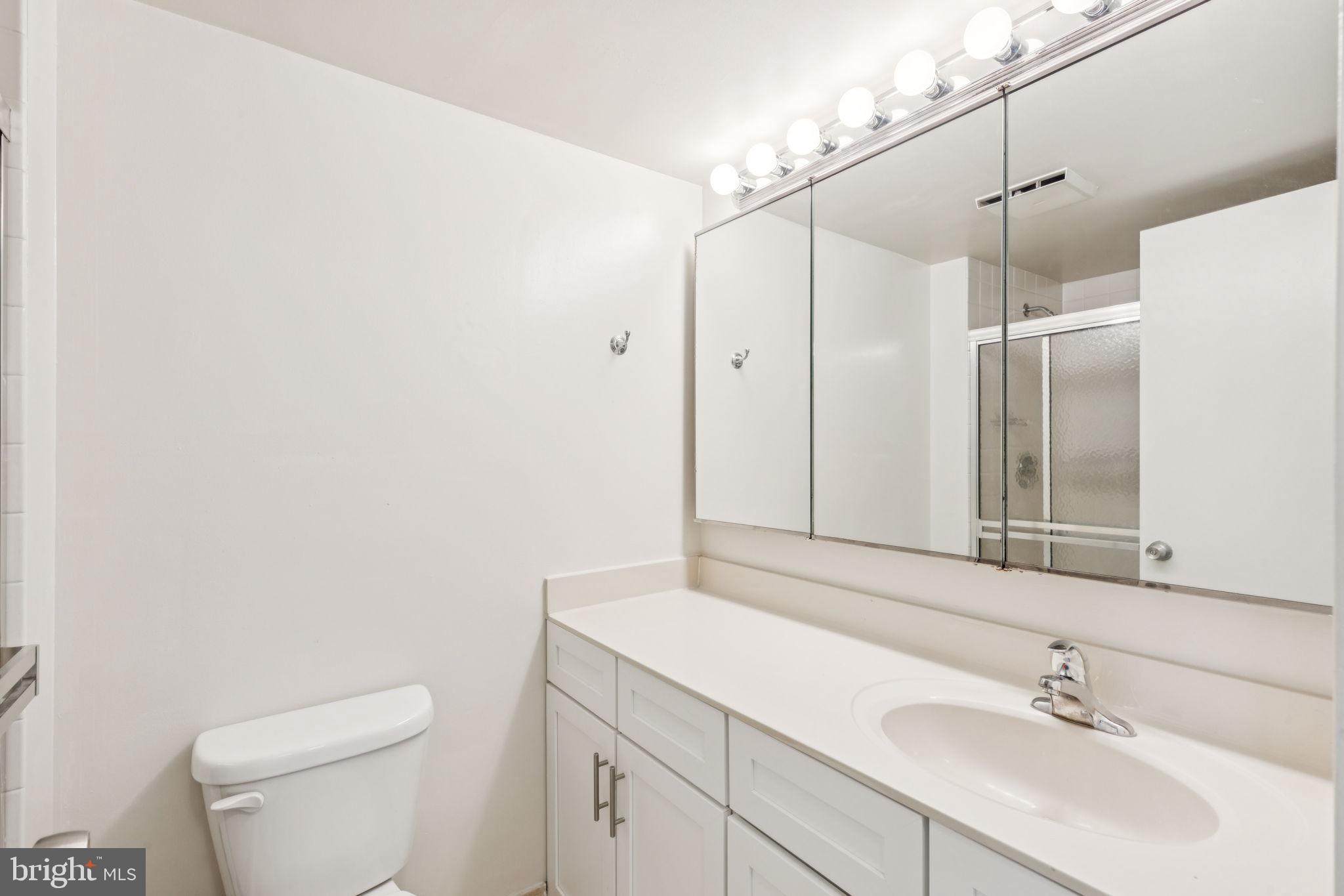 2020 Walnut Street, Unit 21B Philadelphia, PA 19103 - Photo 17 of 30