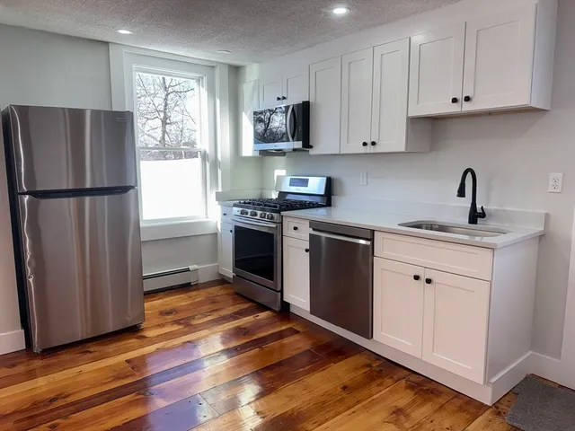 $1,900 | 25 Pine Street, Unit 2, Westford, MA 01886