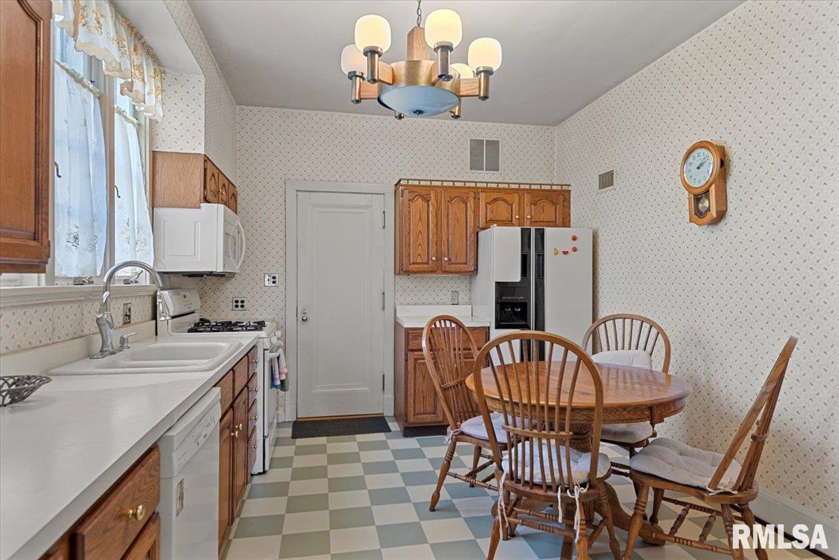 2136 South Illini Road Springfield, IL 62704 - Photo 18 of 80