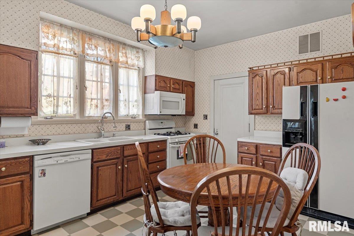 2136 South Illini Road Springfield, IL 62704 - Photo 19 of 80