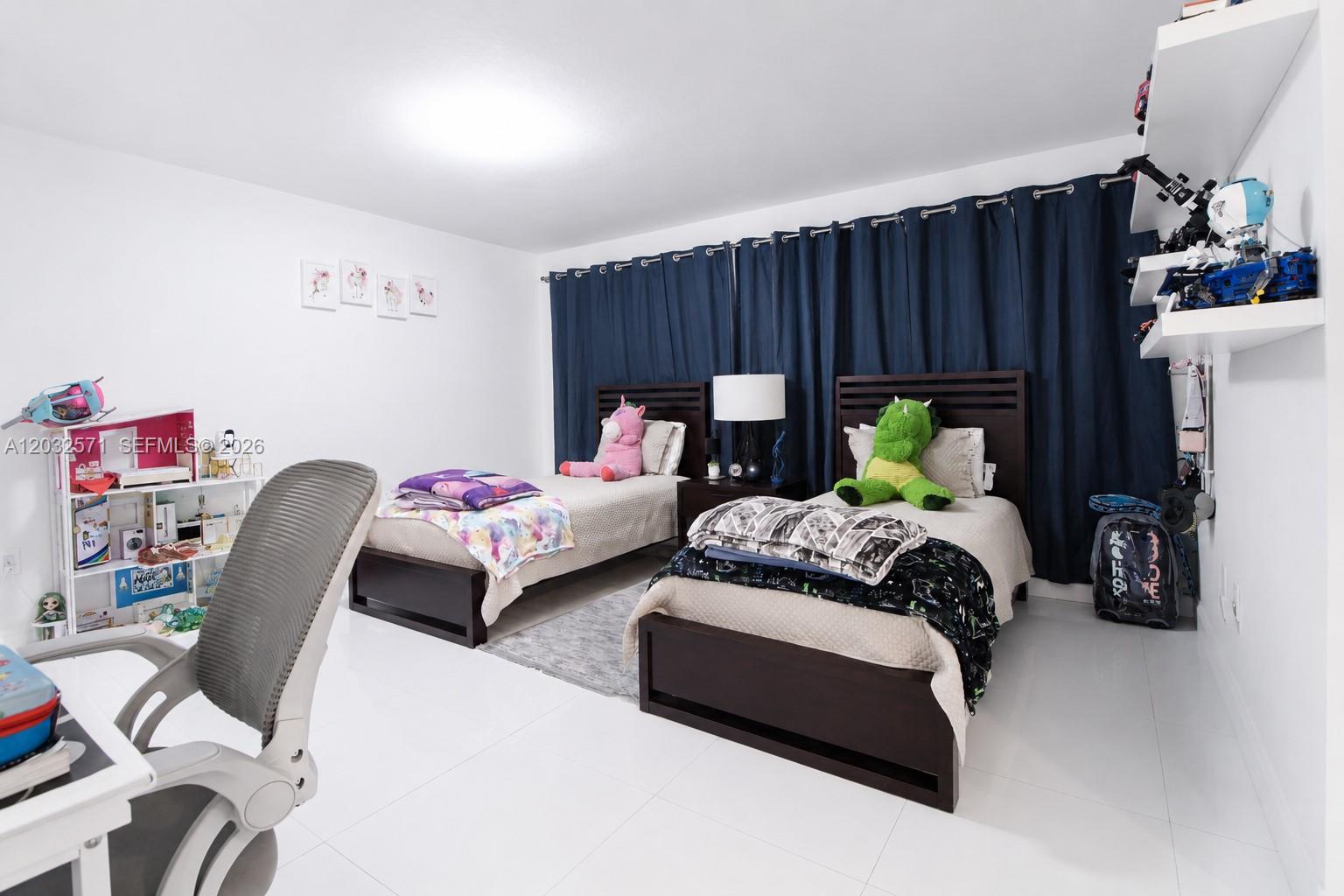 1127 Southwest 134th Place Miami, FL 33184 - Photo 13 of 26