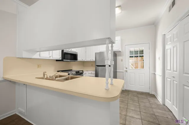 $126,900 | 10926 Old Hammond Highway, Unit 27, Baton Rouge, LA 70816